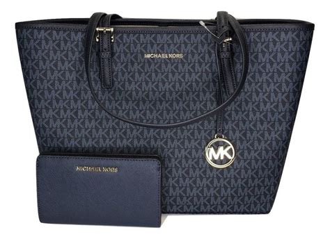 michael kors jet set md mf tote fashion blogger|Michael Kors carryall pale peanut.